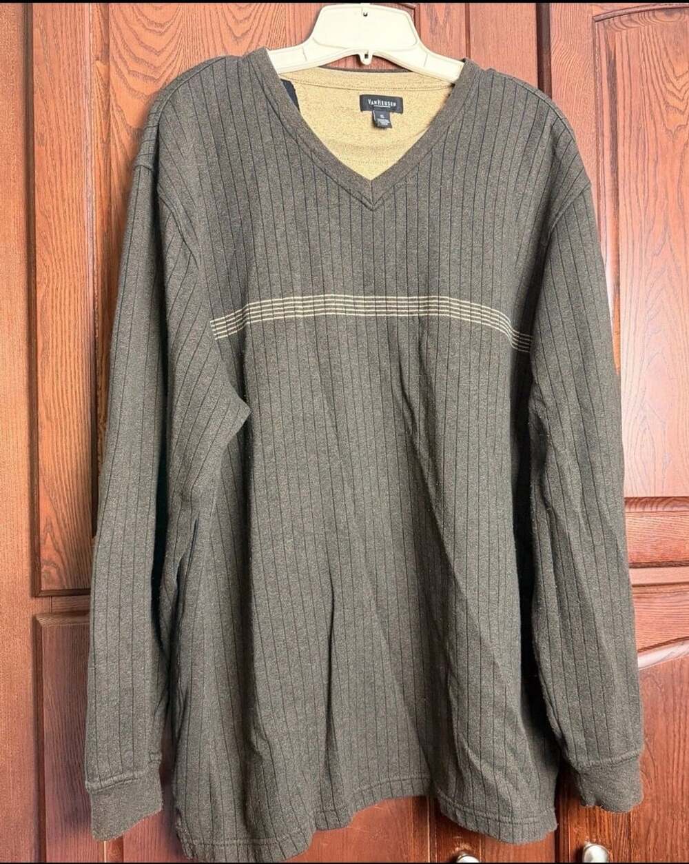 Van Heusen V Neck Sweater Size XL brown earth Striped Long Sleeve